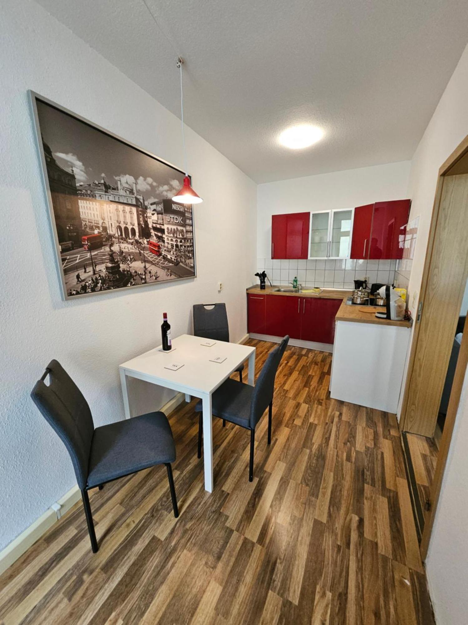 Ferienwohnung Apartment In Zittauer Stadtzentrum Innenstadt Innenring Top Lage - Wohnen Auf Zeit In Zittau - 1 Raum Wohnung Luaran gambar