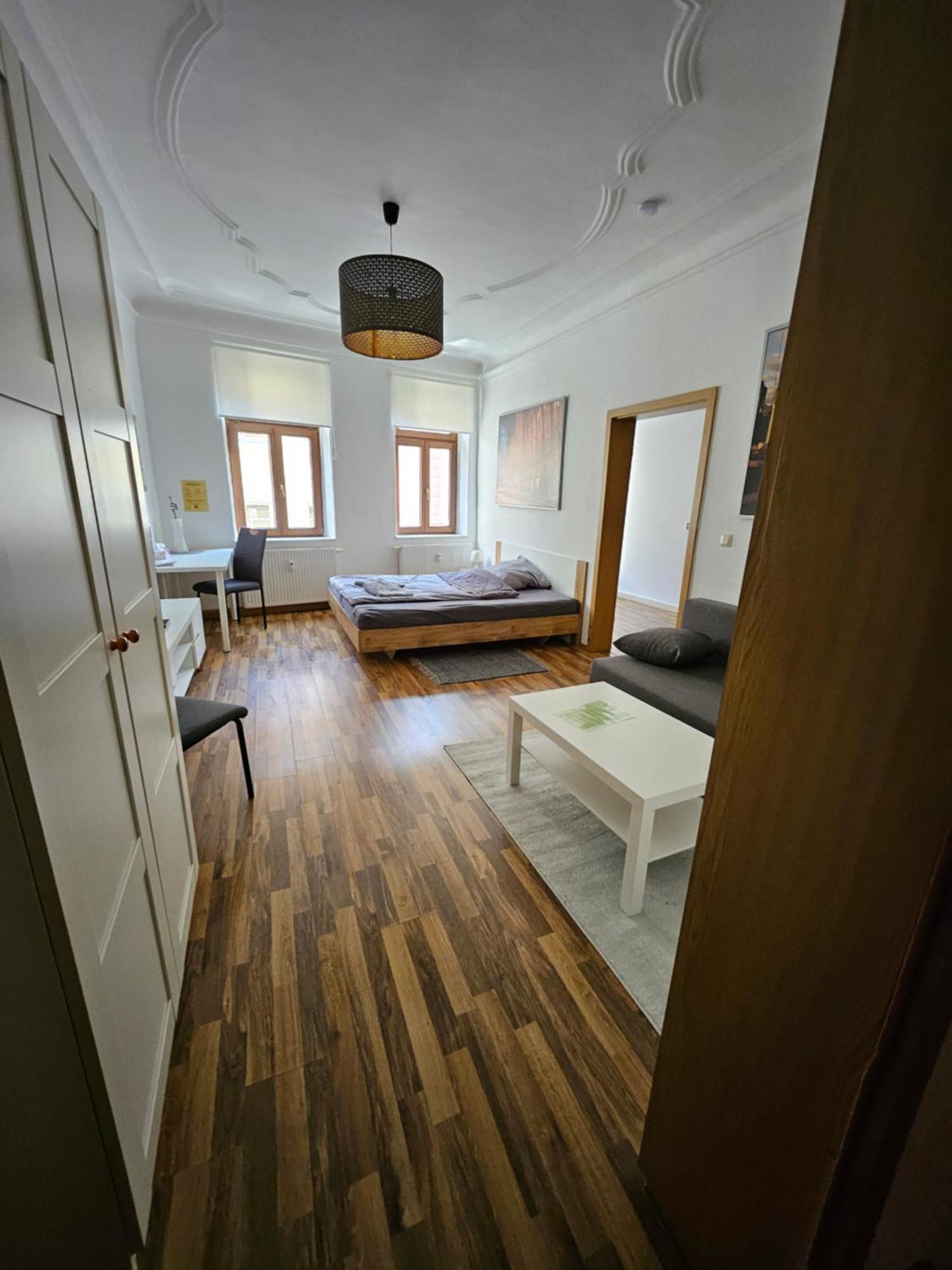 Ferienwohnung Apartment In Zittauer Stadtzentrum Innenstadt Innenring Top Lage - Wohnen Auf Zeit In Zittau - 1 Raum Wohnung Luaran gambar